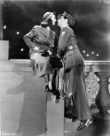 组图：光棍节你不孤单 甜蜜热吻送给你