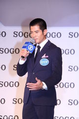 组图：郭富城出席时尚活动呼吁媒体自律