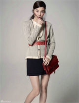 高清图：韩星金荷娜时尚写真 文艺风展淡雅气质