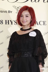 组图：乐基儿默认收黎明游艇 阿SA不会考虑移民