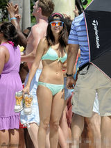 组图：2012比基尼美胸大盘点 众女星性感咸湿