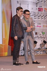 高清图：张智霖等齐聚音乐汇展颁奖 容祖儿夺九奖