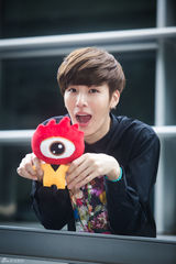 高清组图：独家对话韩国摇滚花美男鲁敏宇