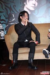 组图：GLAY访台中文问好 金曲日开唱喊话五月天