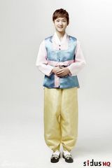 组图：金宥真金素贤等韩国童星拍新年祝福写真