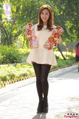 组图：罗力威许靖韵新年逛花市寄望马年创高峰