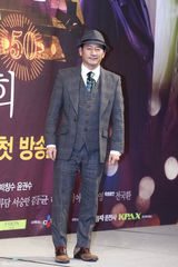 高清组图：韩星安在旭孙谭菲宣传新剧《光与影》