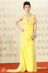 幻灯图：金英马闪耀上影节 张丰毅潇洒王姬优雅