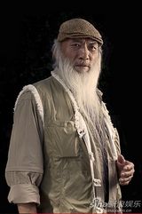 组图：《倭寇的踪迹》主创拍写真 赵圆圆露甜美笑容