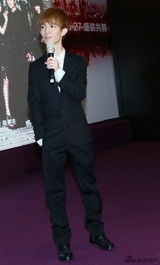 组图：《小时代》上海发布会 粉丝疯狂混乱