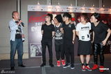 组图：人气乐团Mr个唱落幕 总监谭咏麟大加赞赏