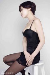 组图：徐冬冬拍黑色蕾丝内衣写真秀性感唯美