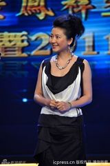 组图：第17届上海电视节开幕 赵忠祥撒贝宁大秀口才