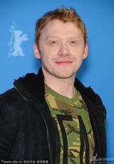 组图：《查理必死》柏林亮相 男星鲁伯特抢镜