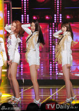 组图：BEAST凭《美丽的夜晚》获MCountdown三冠王