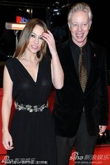 高清组图：《六楼的女人》首映礼 娜塔丽娅深V惊艳 