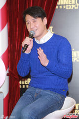 组图：黎明被传新恋情 风骚亮相心情大好