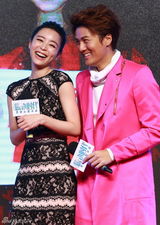 组图：《脱轨时代》首映 张静初不知领证照