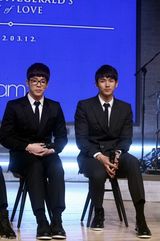 高清组图：韩国偶像组合2AM办回归记者会发布新专辑