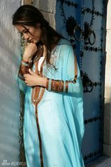 组图：马艳丽最新夏日写真 裙摆飘飘诠释百变风情