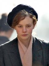 组图：凯特-温斯莱特接班人拍新片 演绎知性美