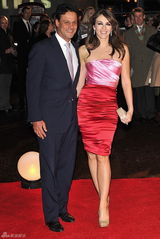 高清：前妻赫利捧场格兰特新片 杰西卡-帕克秀短裙