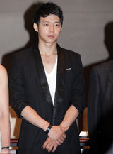 高清组图：JYJ朴有天参加2011首尔电视剧盛典记者会
