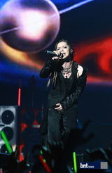 组图：日本男团彩虹乐队出演《世界巡演之首尔站》