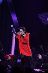 高清组图：第十五届全球华语榜中榜 萧亚轩热舞