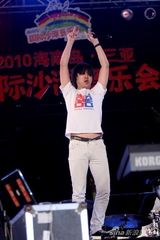 幻灯：陈楚生领衔沙滩音乐会 透露想在家乡开个唱