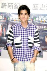 幻灯图：彭于晏坦言不爱三角恋 祝福周杰伦蔡依林