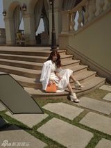 高清图：少女时代秀英时尚干练 纤腰美腿妩媚