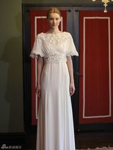 组图：朱莉十款婚纱礼服曝光 知名设计师操刀