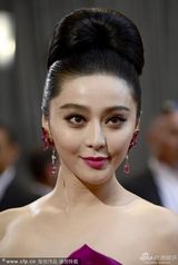 组图：奥斯卡红毯范冰冰粉色礼服大秀香肩雪肤