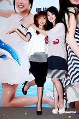 幻灯图：黑Girl宣传保护海洋 丫头庆生感动