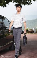 幻灯图：沈泰广告大片曝光 绅士风度型男风采 