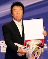 组图：辉星太真儿等参加2010韩国歌手之日纪念活动