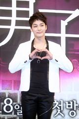 组图：刘仁娜池贤宇出席《仁显王后的男人》发布会