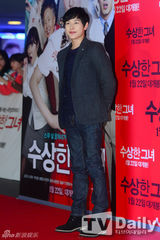 组图：EXO少女时代等助阵《可疑的她》试映会