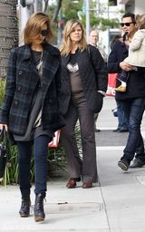 高清组图：杰西卡-阿尔芭全家时尚出游