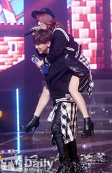 组图：昭宥郑基高打榜夺冠 《星星》允才任主持