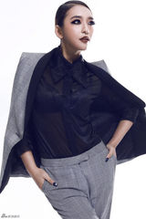 组图：曹阳中性熟女魅力写真大玩职场诱惑