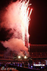 五月天个唱特效看呆5万人 连环爆破冰火五重天