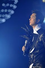 高清组图：师鹏北京开唱张柏芝等助阵