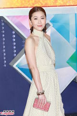 组图：陈法拉蓝色长裙温柔淑女 周丽淇背部全裸