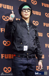 组图：Bigbang成员TOP点亮某牛仔品牌宣传活动