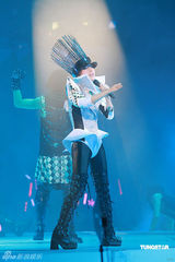 高清组图：郑秀文香港红馆开唱 与刘德华贴面掀高潮