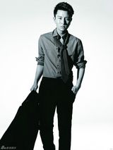 组图：贾乃亮黑白大片曝光 阳光形象获赞