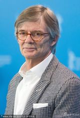 组图：《里斯本夜车》发布 主演争当表情帝