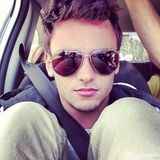 组图：英跳水正太曝海量生活照 秀腹肌吐舌卖萌